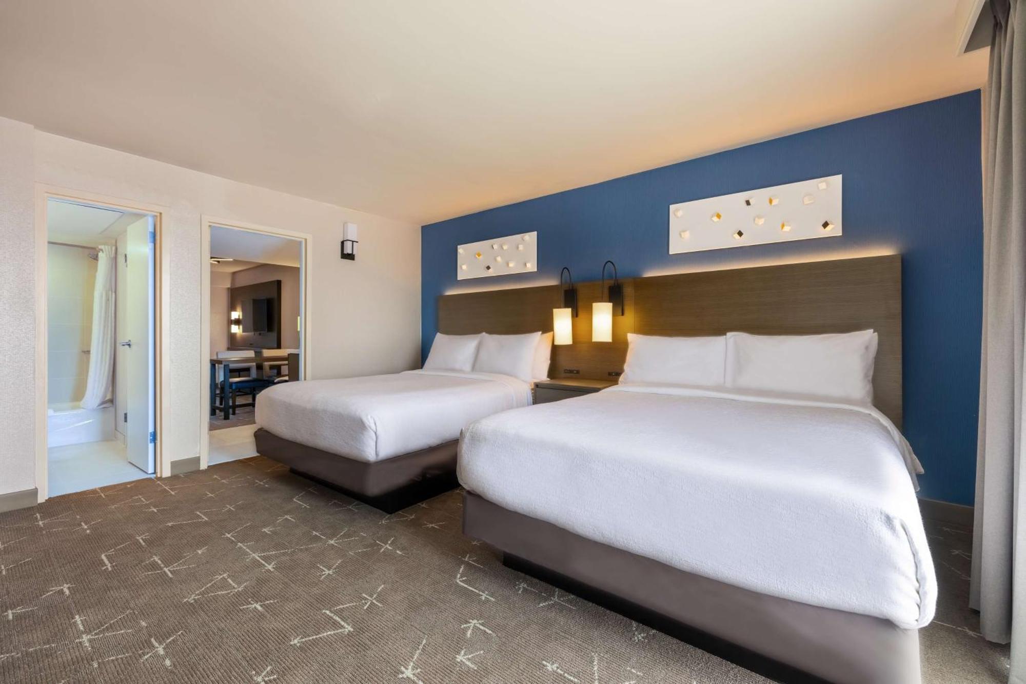 Hotel Embassy By Hilton I-44